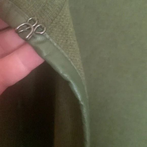 Patricia Nash Knit Cape with Whipstitch Detail size says M/L posted it as medium - Picture 7 of 12